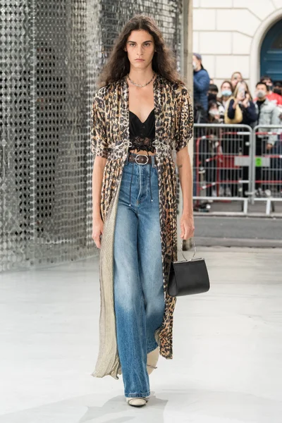 Look 2